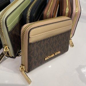 Michael Kors Jet Set Travel Medium Zip Around Card Case Bisque